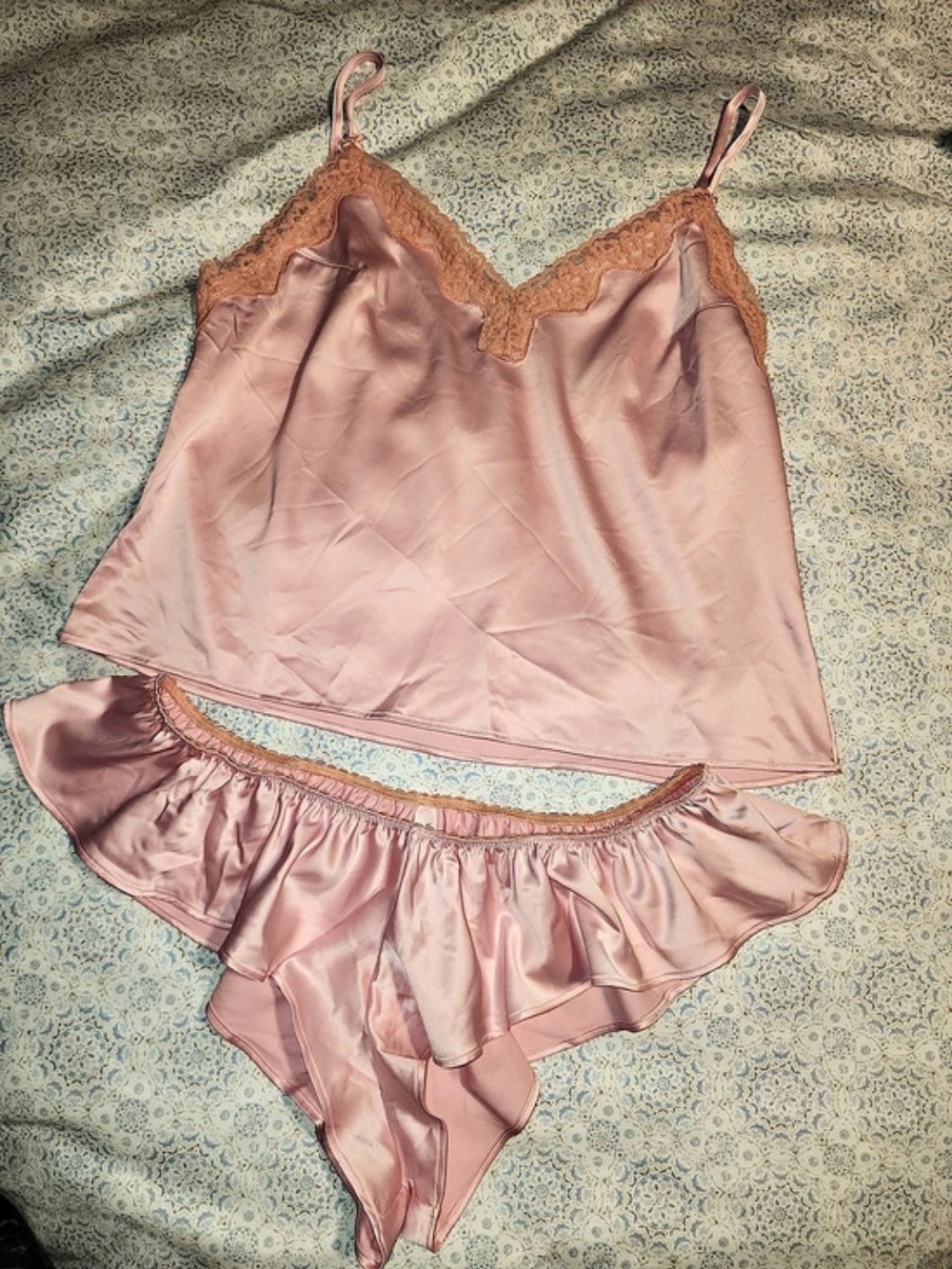 Victoria's Secret Pink Satin Rose Lace-Trim Cami & Flutter Short Set Pink Medium